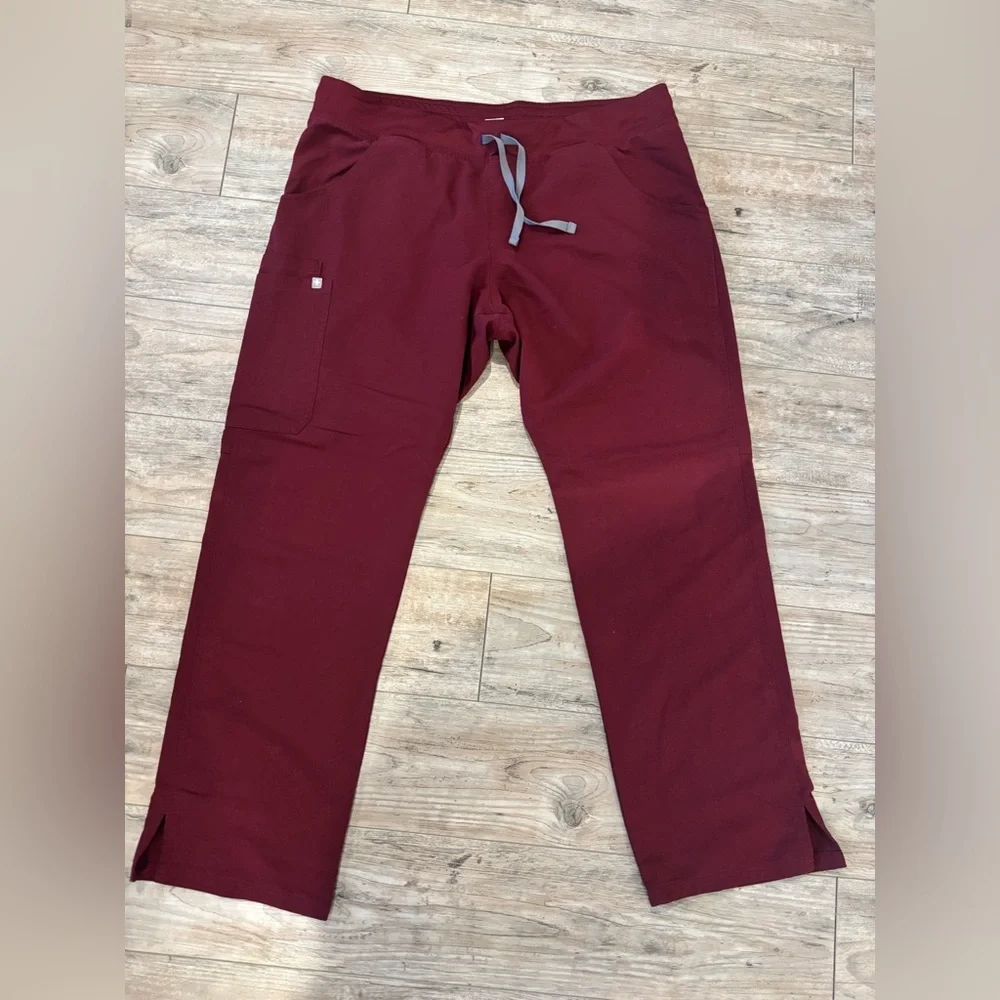 Figs comfortable maroon